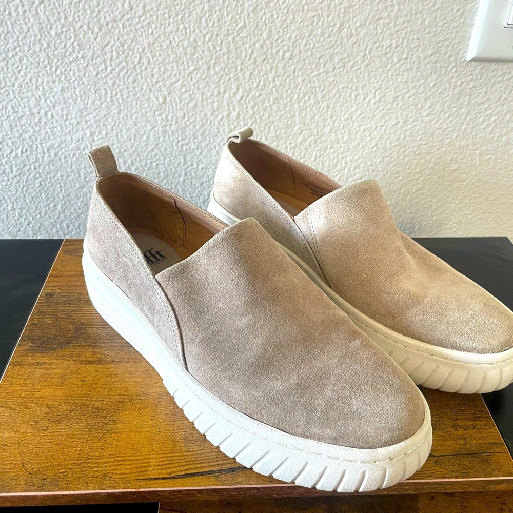 Sofft slide on size 8.5
